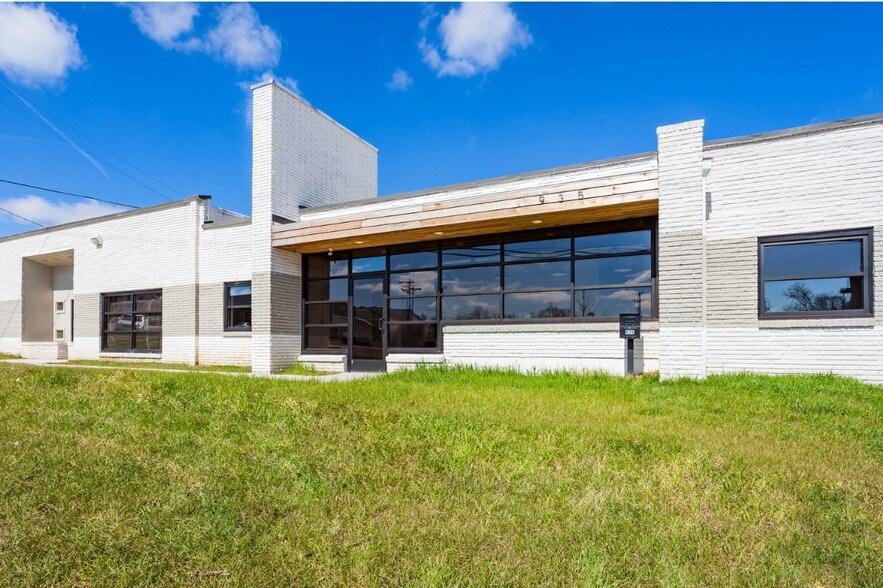More Photos Of 935-937 E Trinity Ln, Nashville Loft Creative Space For Lease
