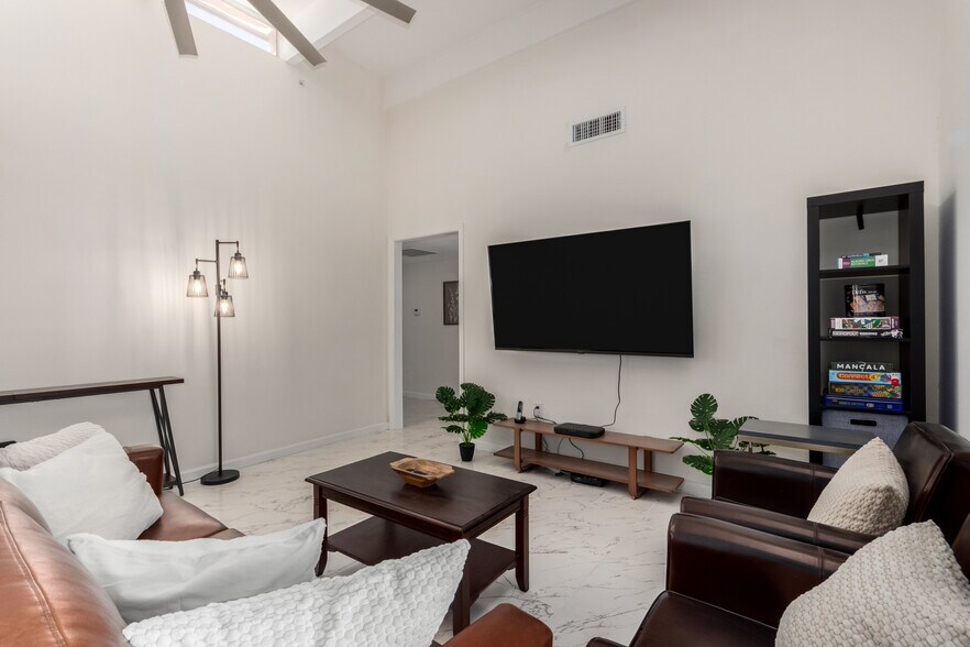 More Photos Of 10441 W Twin Oaks Dr, Sun City Assisted Living For Sale