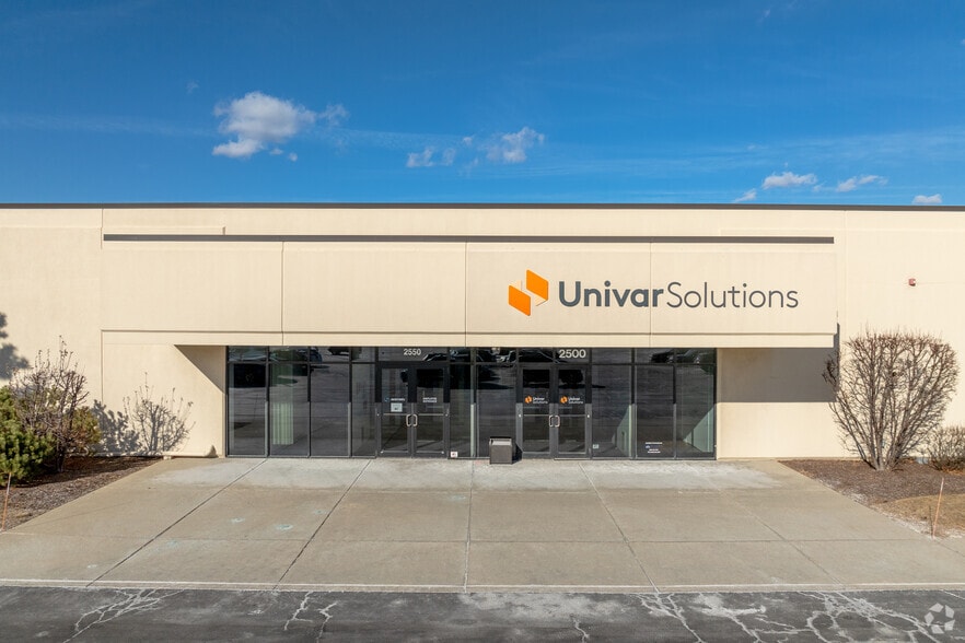 More Photos Of 2500 Warrenville Rd, Downers Grove Office For Lease