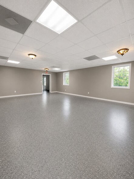 More Photos Of 272 Highway 41 N, Barnesville Office For Sale