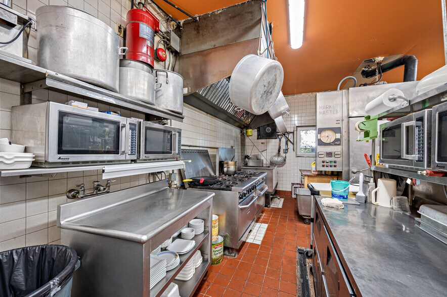 More Photos Of 1995 E Bay Dr, Largo Restaurant For Sale