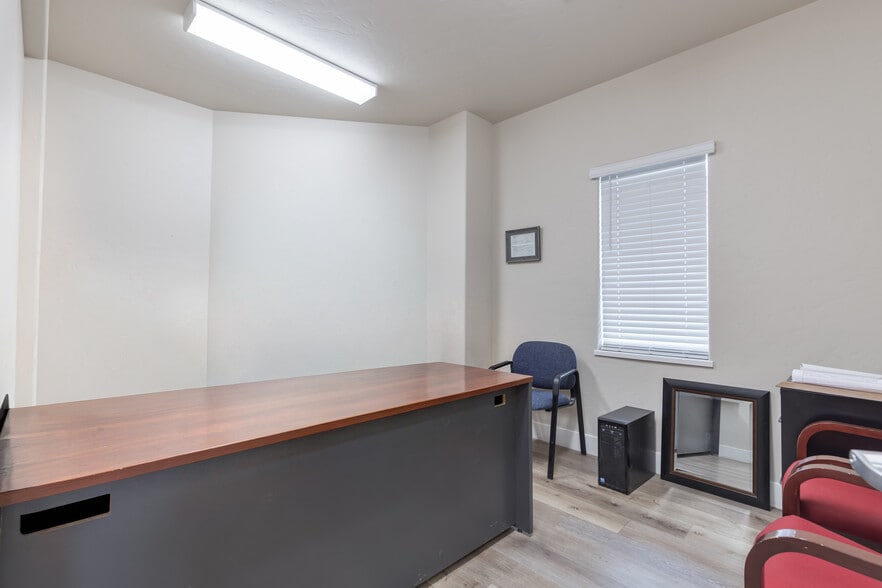 More Photos Of 1111 S 7th St, Grand Junction Flex For Sale