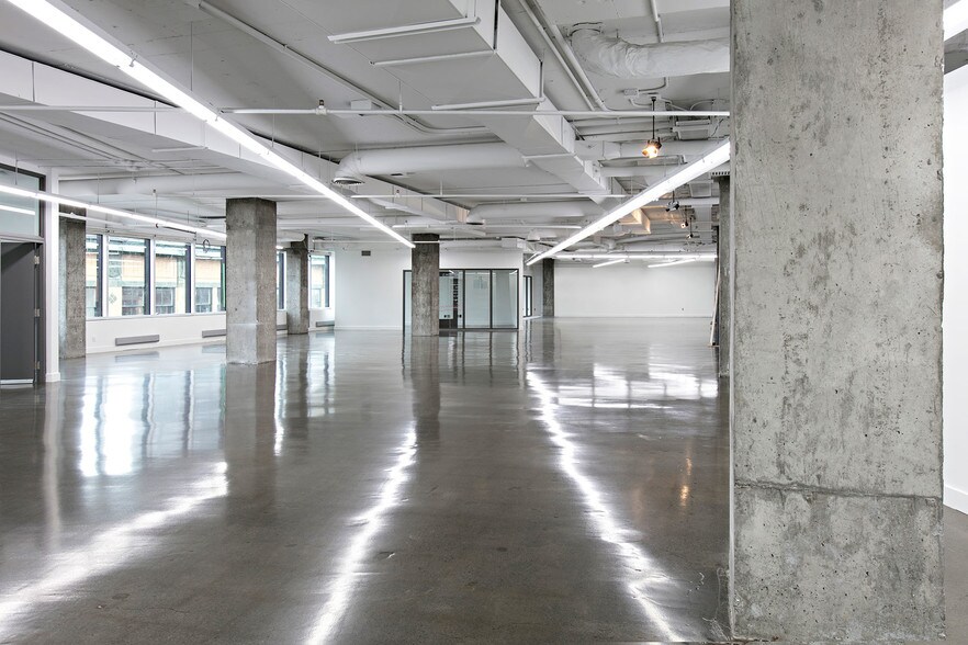 More Photos Of 351-359 Rue Sainte-Catherine O, Montréal Office Residential For Lease