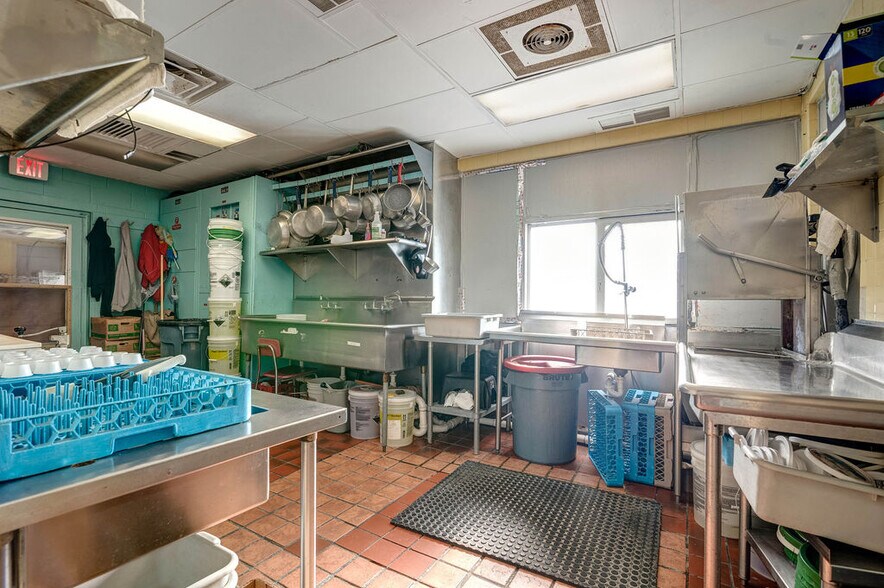 More Photos Of 1565 Marion-Waldo Rd, Marion General Retail For Sale