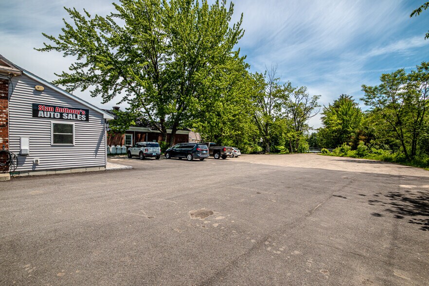 More Photos Of 45 Main St, Conway Auto Repair For Sale