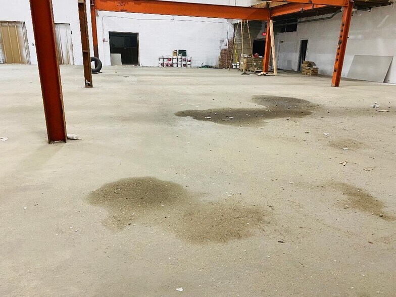 More Photos Of 535 S Broadway, Hicksville Office For Lease