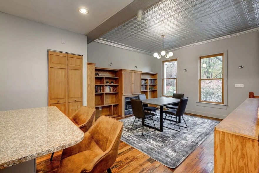 More Photos Of 1001 S Carolina Ave SE, Washington Storefront Retail Office For Sale