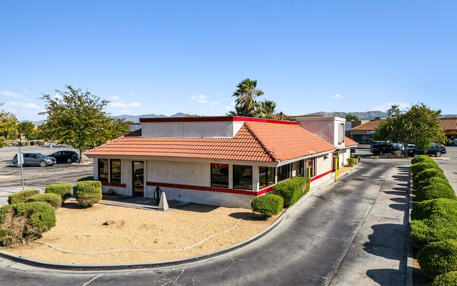 More Photos Of 2606 E Palmdale Blvd, Palmdale Fast Food For Sale