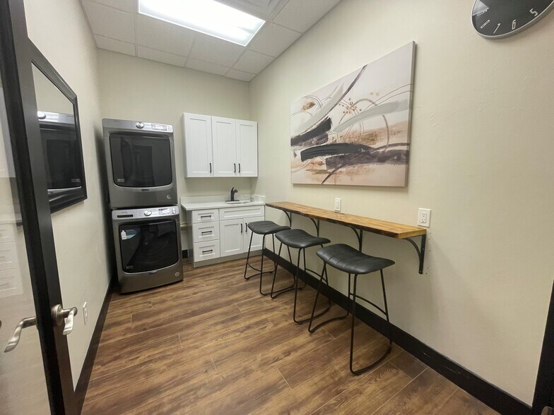 More Photos Of 8971 Daniels Center Dr, Fort Myers Medical For Lease