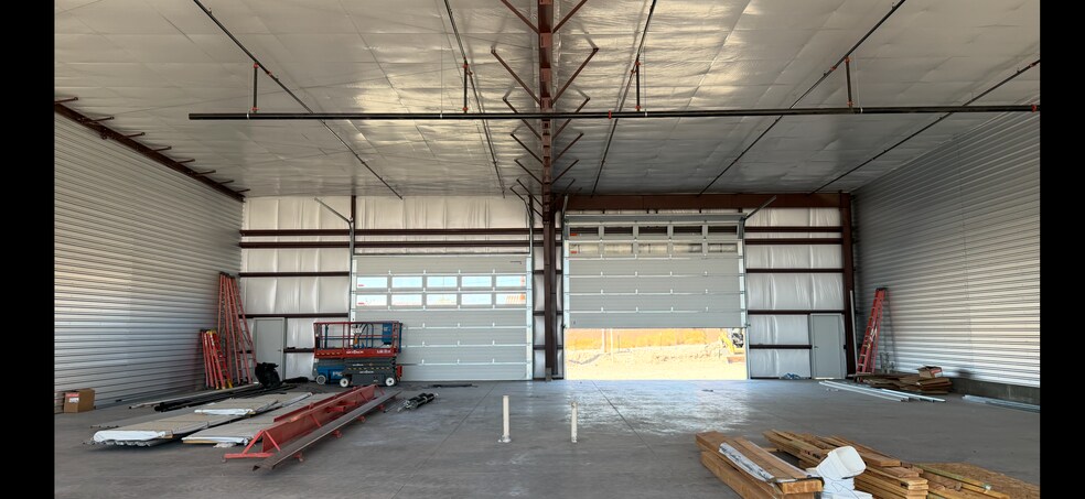 More Photos Of 2995 Kiowa Blvd N, Lake Havasu City Industrial For Lease