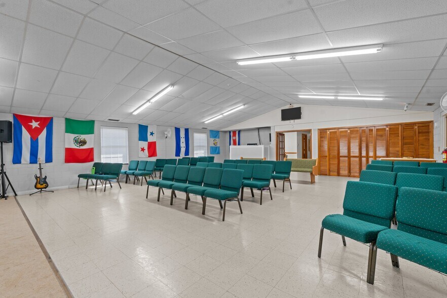 More Photos Of 2807 Sandy Creek Church Rd, Sanford Office Residential For Sale