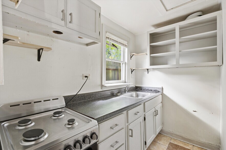 More Photos Of 2053 Linden Ave, Memphis Apartments For Sale