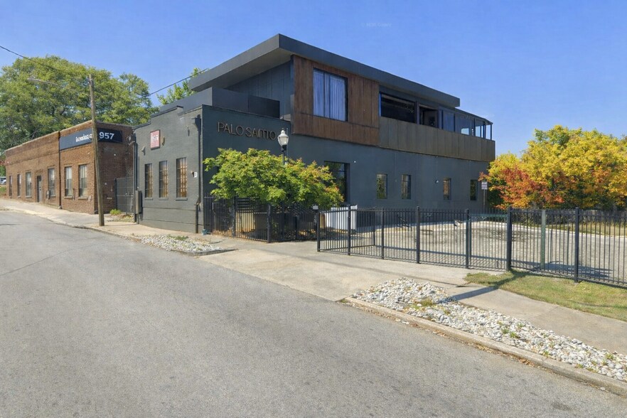 More Photos Of 955 W Marietta St, Atlanta Restaurant For Sale