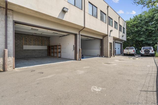 More Photos Of 23 Ryan St, Stamford Flex For Sale