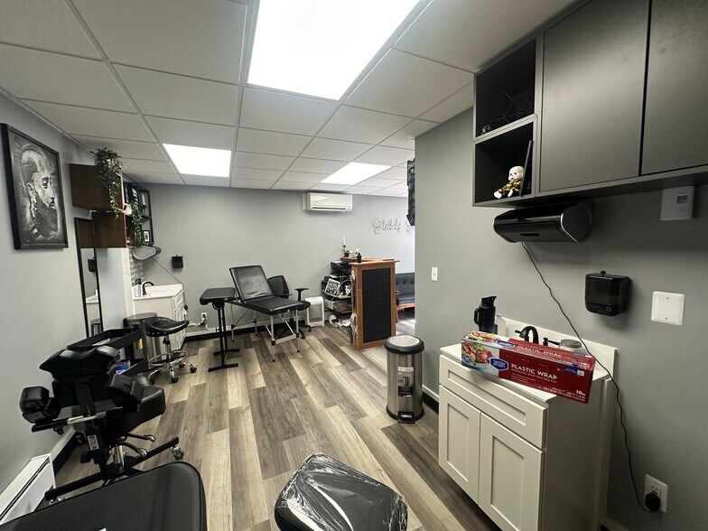 More Photos Of 559-561 Lake Ave, Saint James Medical For Sale