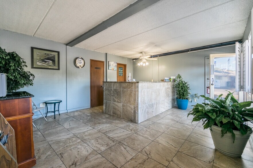 More Photos Of 1500 Airport Rd, Jacksonville Hotel For Sale