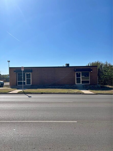 Primary Photo Of 3120-3122 E Lancaster Ave, Fort Worth Storefront Retail Office For Sale