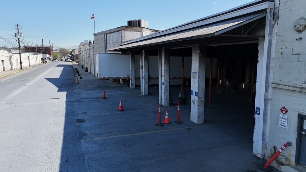More Photos Of 326 S Marble St, Rockmart Distribution For Sale