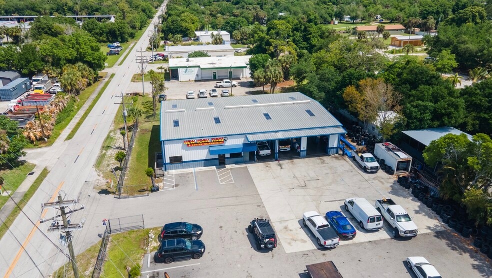 More Photos Of 236 Pondella Rd, North Fort Myers Auto Repair For Sale