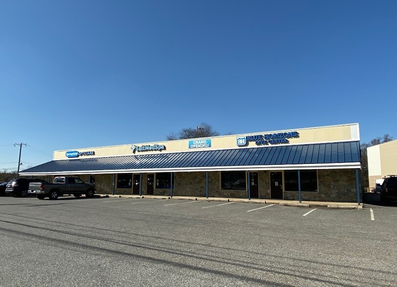 More Photos Of 16 Wilmington West Chester Pike, Chadds Ford Storefront For Lease