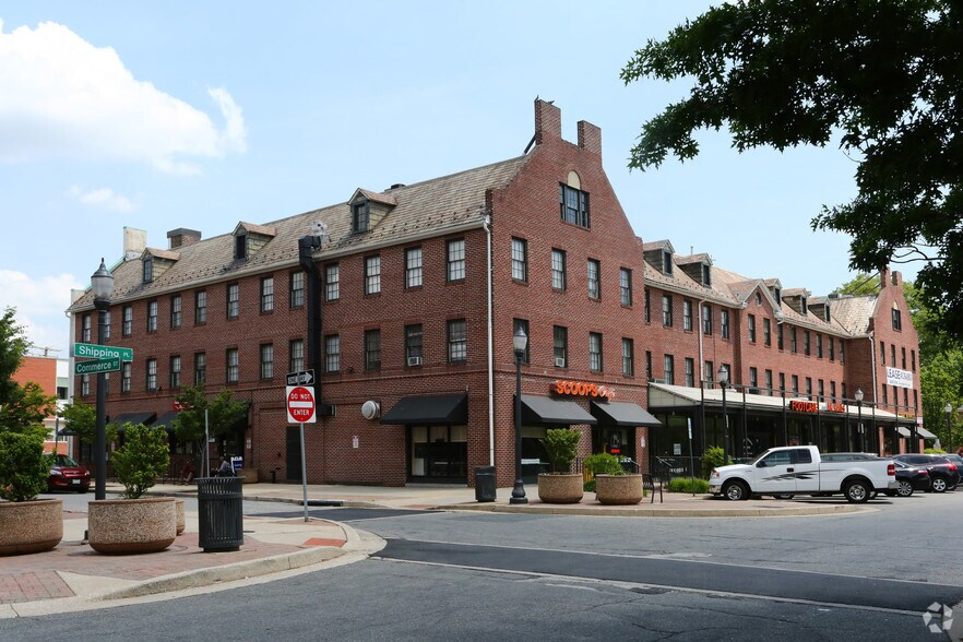Primary Photo Of 19-39 Shipping Pl, Dundalk General Retail For Lease