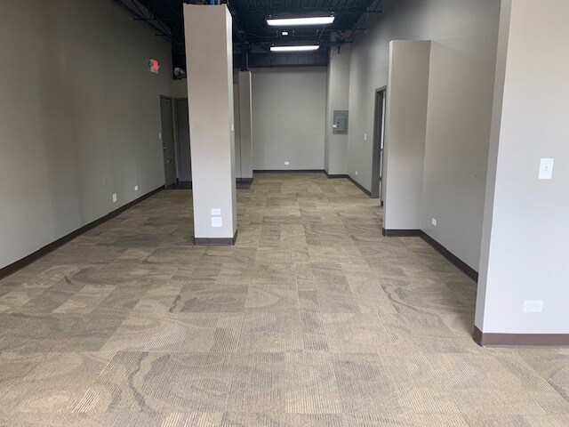 More Photos Of 127 E Lake St, Bloomingdale Office For Lease