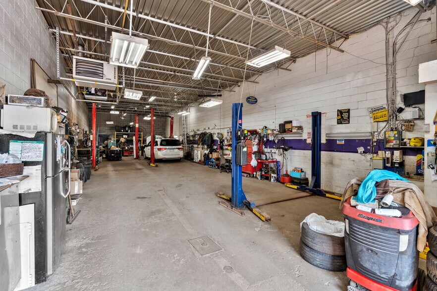 More Photos Of 1501 Sieveright Rd, Gloucester Service For Sale