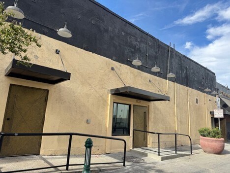 More Photos Of 1522 Wall St, Bakersfield Storefront For Lease