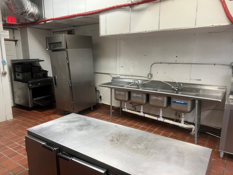More Photos Of 442 Cherry St, Macon-Bibb Restaurant For Lease