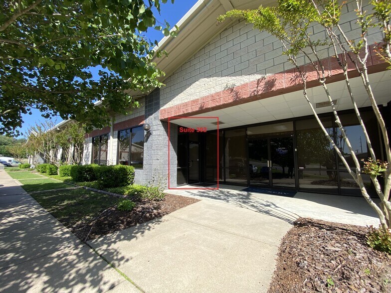 More Photos Of 104-115 Jordan Plaza Blvd, Tyler Unknown For Lease