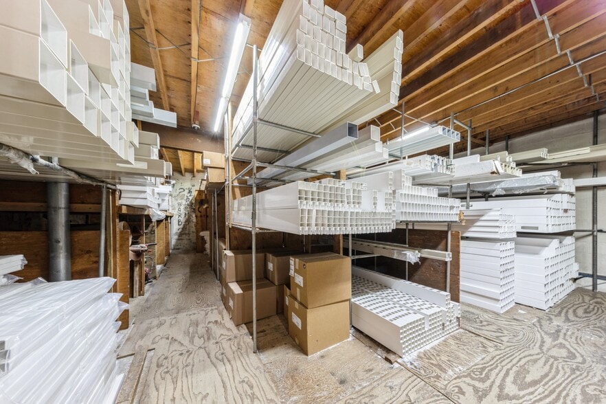 More Photos Of 138-27 247th St, Rosedale Showroom For Sale