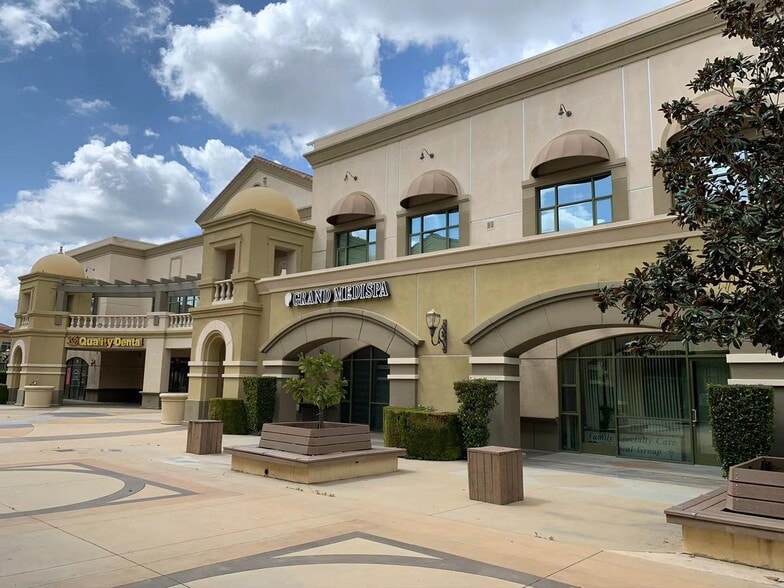 More Photos Of 13768 Roswell Ave, Chino Medical For Lease