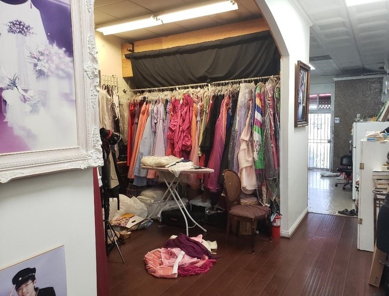 More Photos Of 119-123 S Western Ave, Los Angeles Storefront Retail Office For Lease