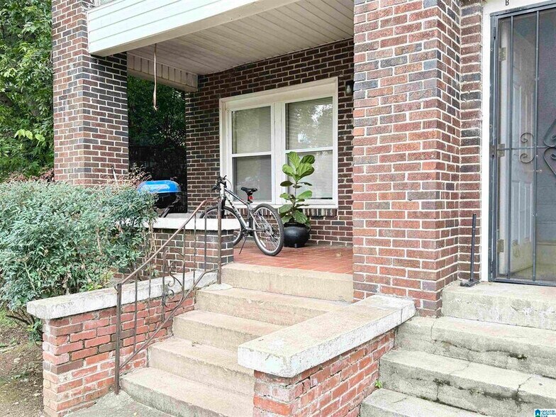 Primary Photo Of 737 40th Pl, Fairfield Multifamily For Sale