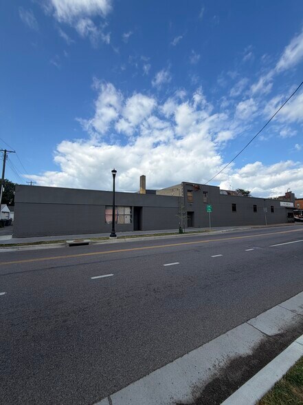 More Photos Of 2500 Central Ave NE, Minneapolis Storefront For Sale