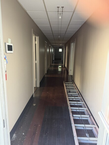 More Photos Of 1962 Madison Ave, Memphis Office For Sale