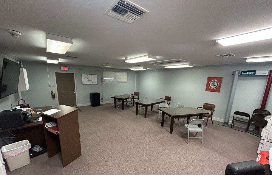 More Photos Of 1001 S Hull St, Montgomery Office For Sale