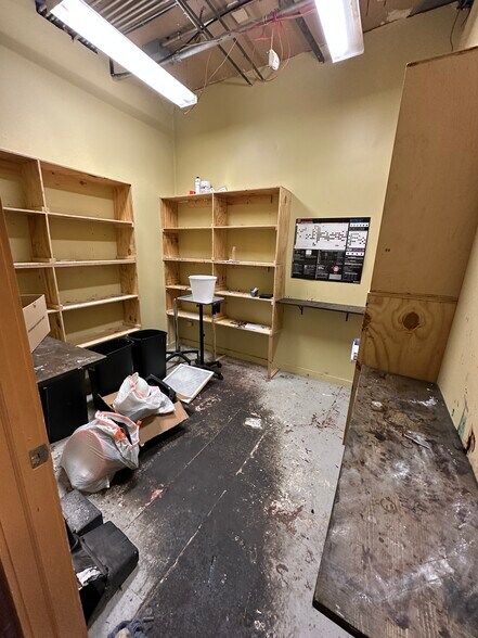 More Photos Of 1420 Lake Dr SE, Grand Rapids Restaurant For Lease