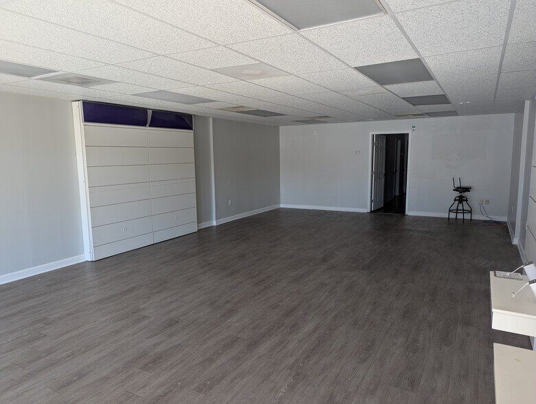 More Photos Of 5402-5412 Covington Hwy, Decatur Unknown For Lease