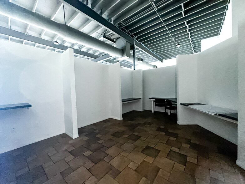 More Photos Of 425 S Lake Parker Ave, Lakeland Office For Lease