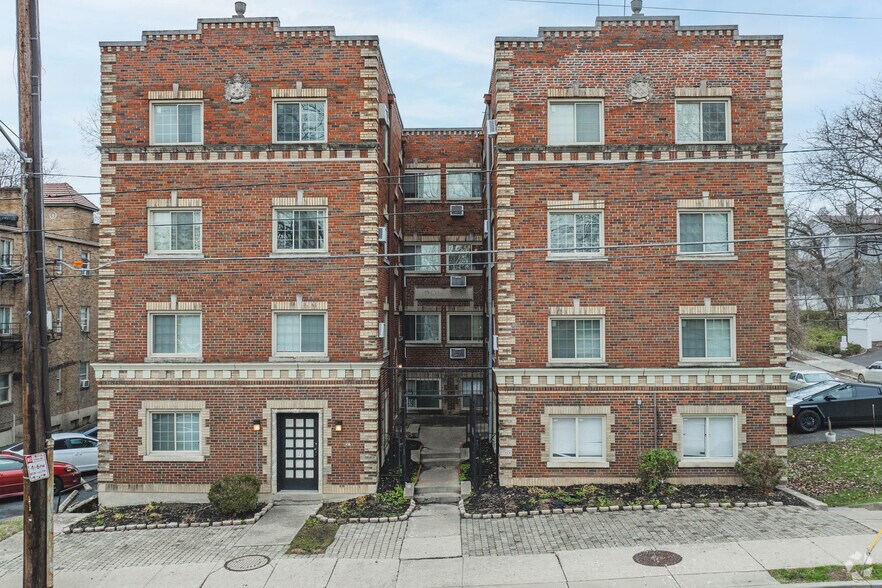 More Photos Of 2535 Burnet Ave, Cincinnati Apartments For Sale