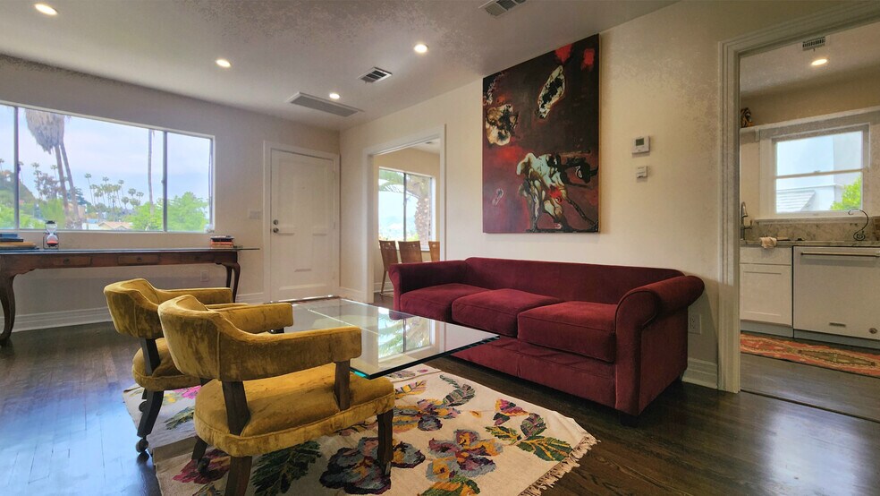 More Photos Of 3331 Hamilton Way, Los Angeles Apartments For Sale