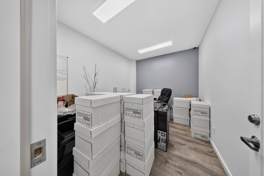 More Photos Of 20847 Sherman Way, Canoga Park Office For Sale