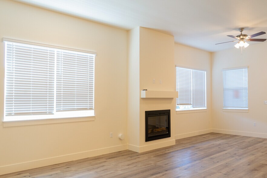 More Photos Of 327 S Idaho St, Portland Multifamily For Sale