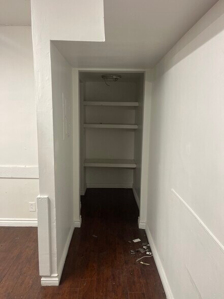 More Photos Of 7815-7817 Melrose Ave, Los Angeles Storefront Retail Office For Lease