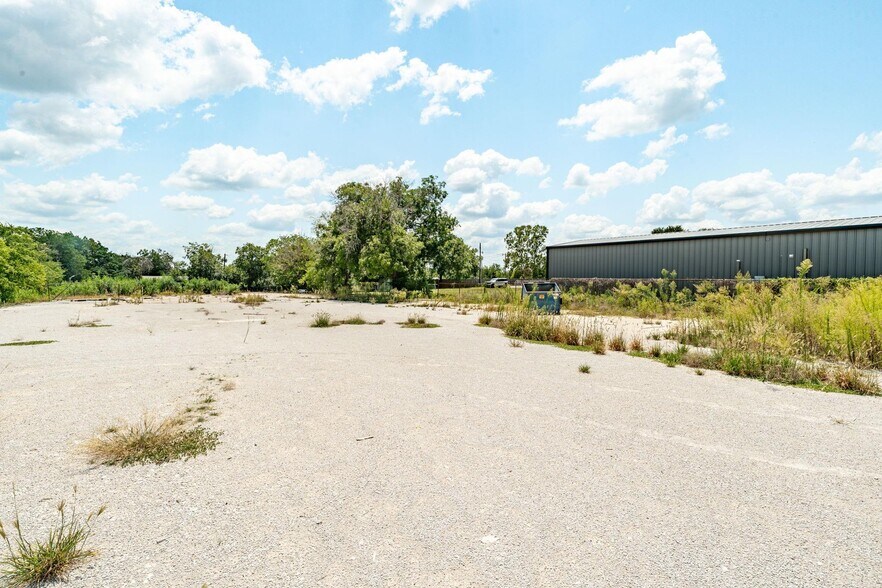 More Photos Of 1208 E Washington St, Stephenville Industrial For Sale