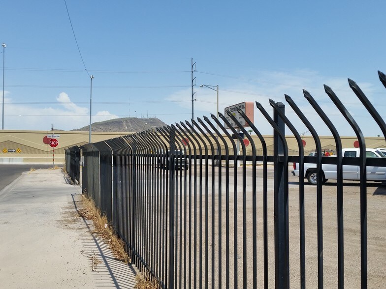 More Photos Of 2805 W Larkspur Dr, Phoenix Contractor Storage Yard For Sale