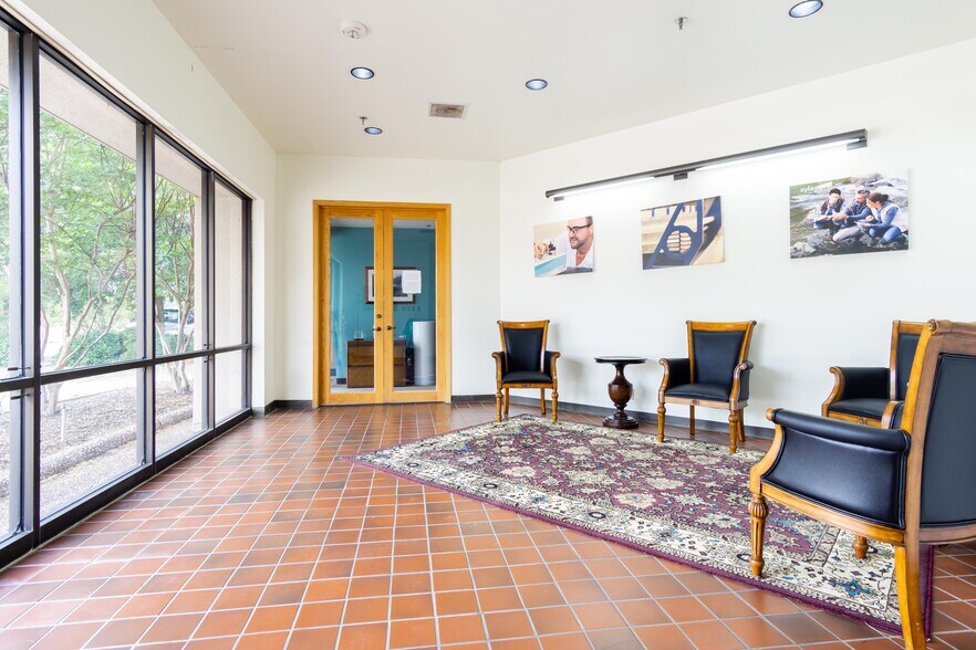 More Photos Of 151 Graham Rd, College Station Research And Development For Lease