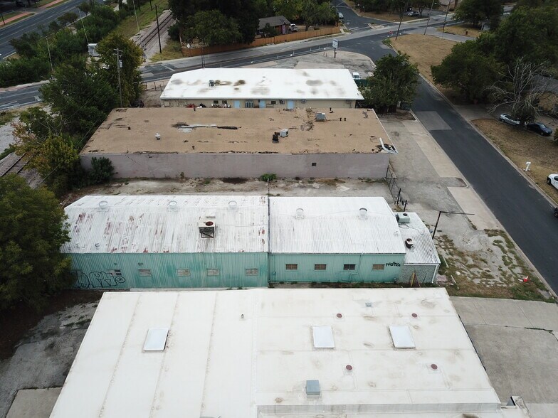 More Photos Of 620 Canion St, Austin Warehouse For Lease
