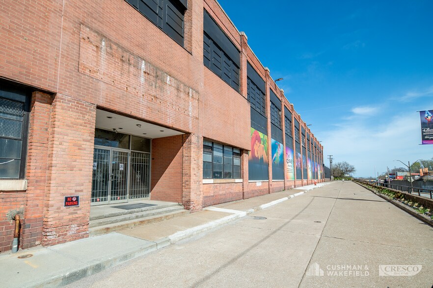 More Photos Of 850 E 72nd St, Cleveland Warehouse For Lease